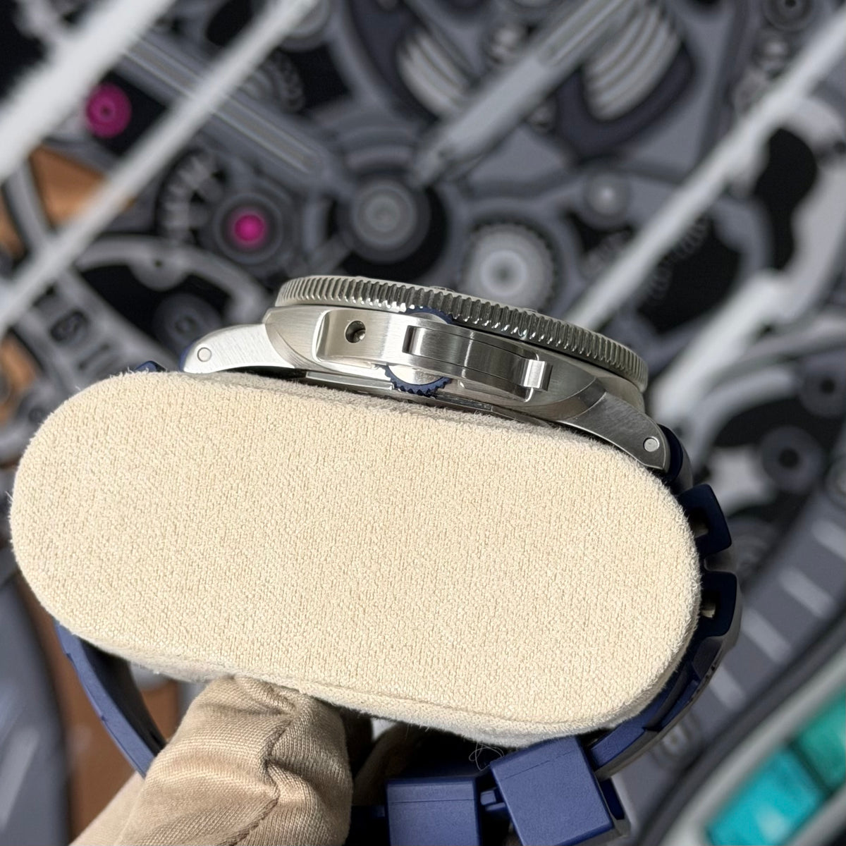 NEW Panerai Submersible Mike Horn Limited Edition PAM01676
