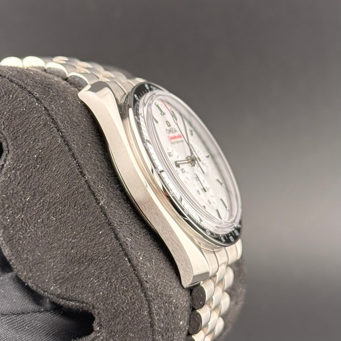 Omega Speedmaster Moonwatch Sapphire White 310.30.42.50.04.001