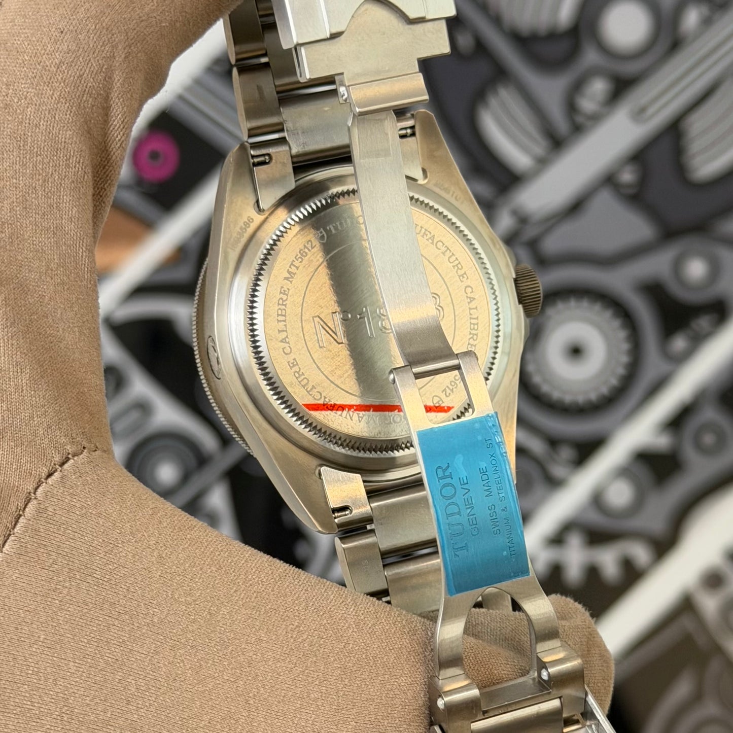 Tudor Pelagos LHD 25610TNL