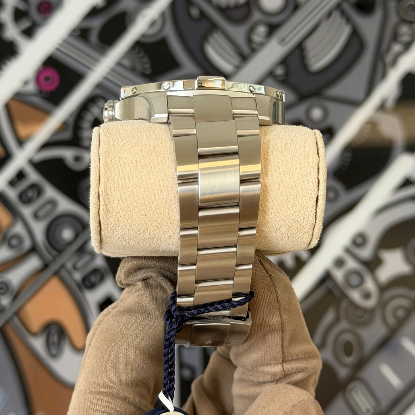 NEW Breitling Avenger GMT 44 A32320