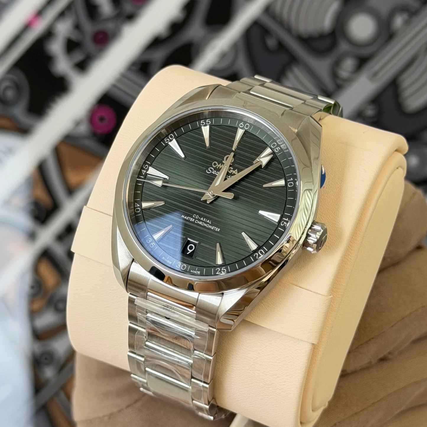 NEW Omega Aqua Terra 150M Green 220.10.41.21.10.001