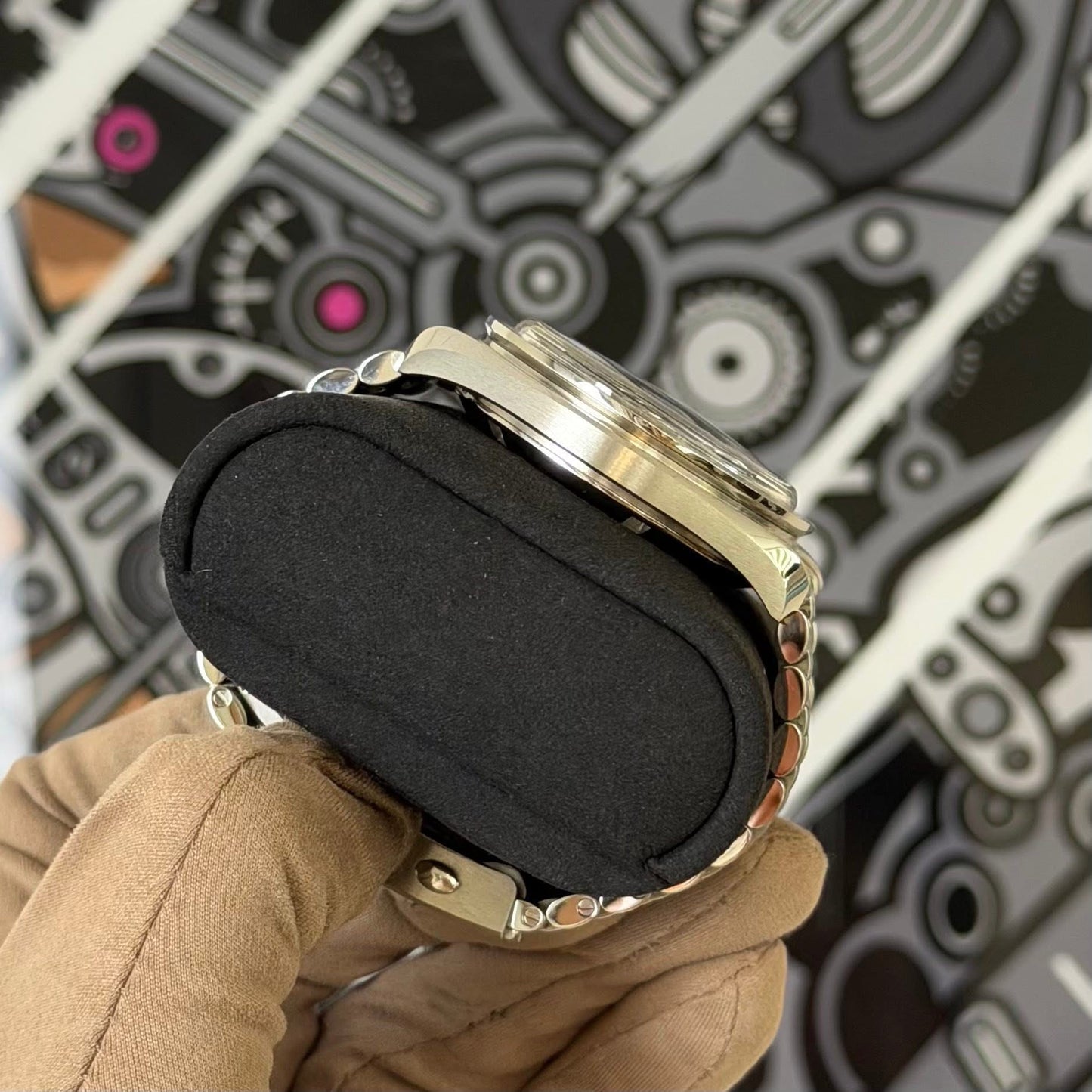 Omega Moonwatch Speedmaster Sapphire 310.30.42.50.01.002