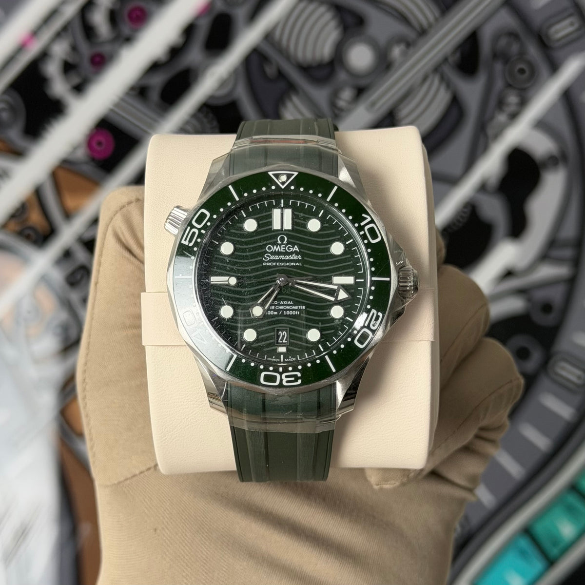 NEW Omega Seamaster Green 210.32.42.20.10.001