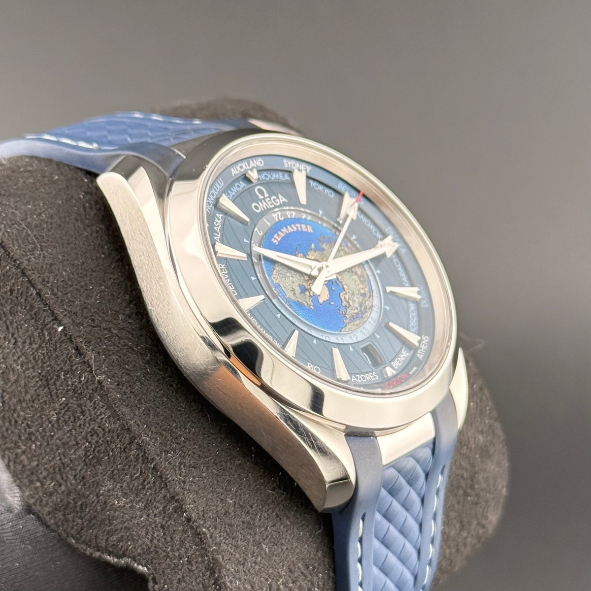Omega Seamaster Aqua Terra Worldtimer 220.12.43.22.03.001
