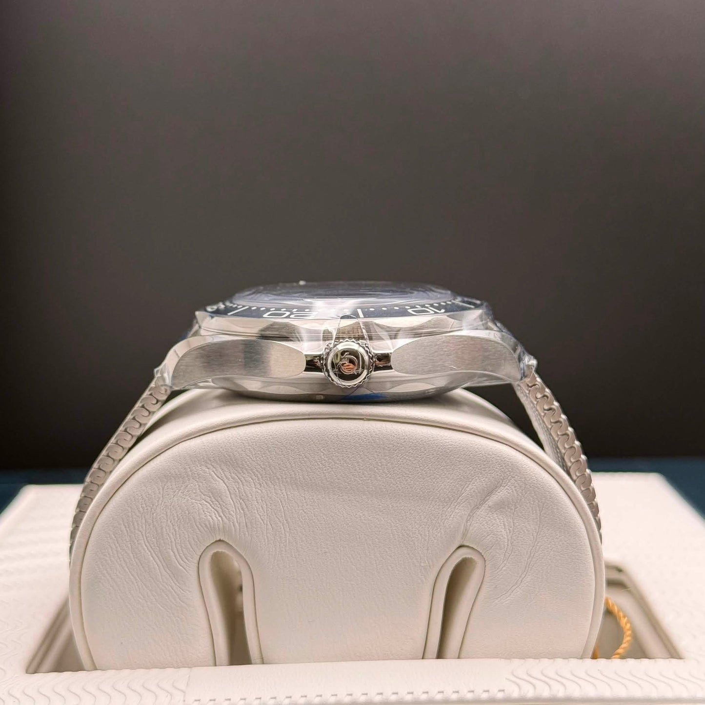 NEW Omega Seamaster Diver 007 James Bond 60th Anniversary Edition 210.30.42.20.03.002