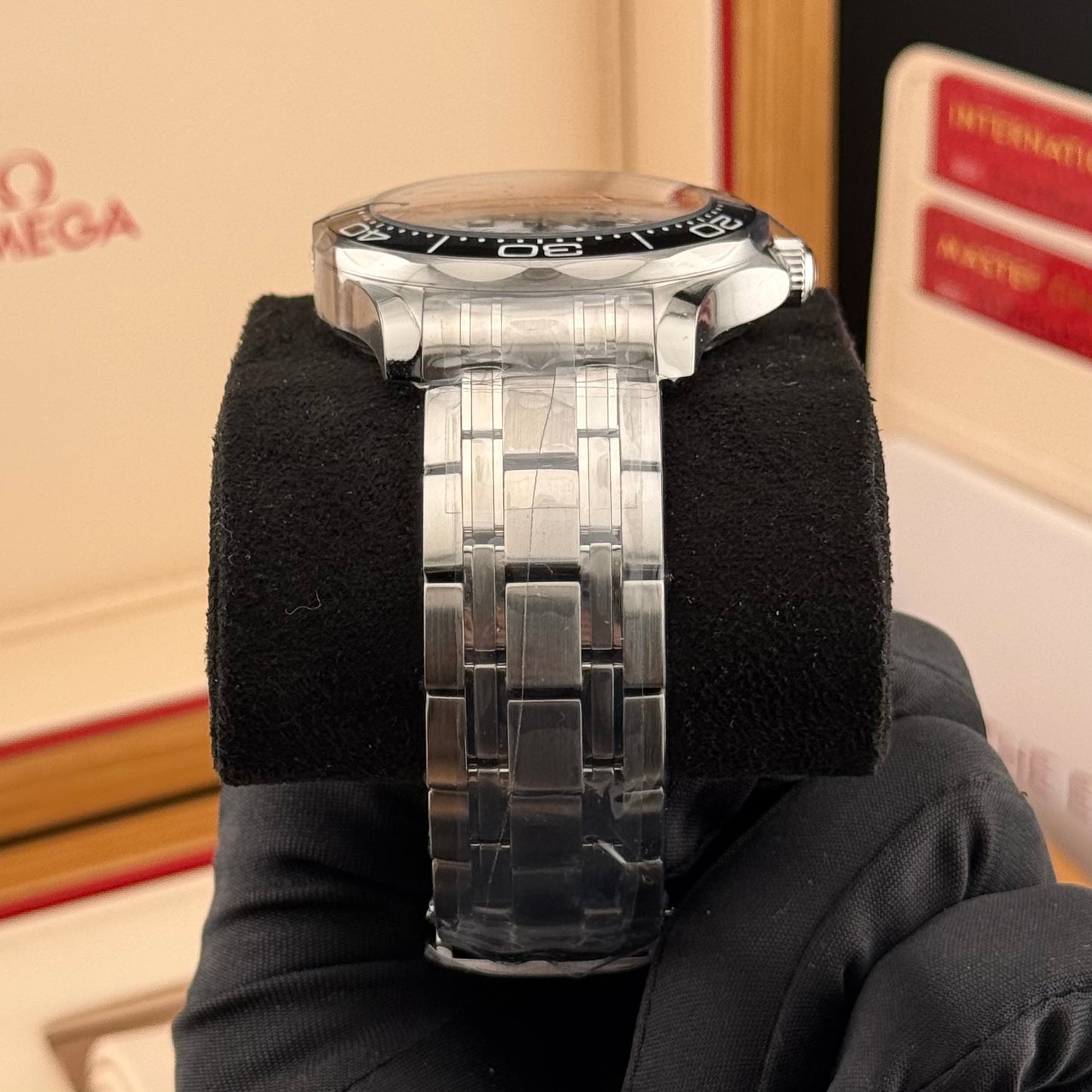 NEW Omega Seamaster Diver 300m White 210.30.42.20.04.001