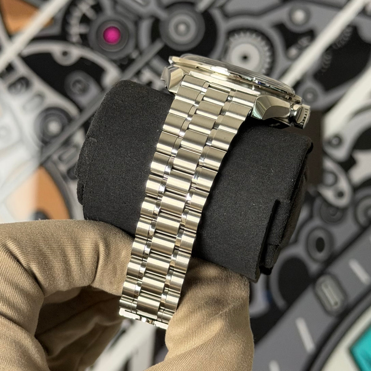 Omega Sapphire Moonwatch 310.30.42.50.01.002