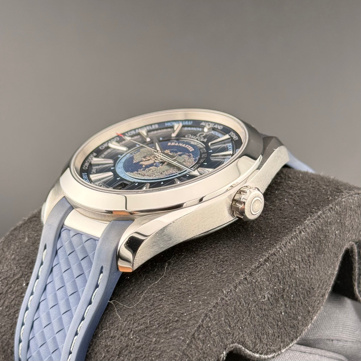 Omega Seamaster Aqua Terra Worldtimer 220.12.43.22.03.001