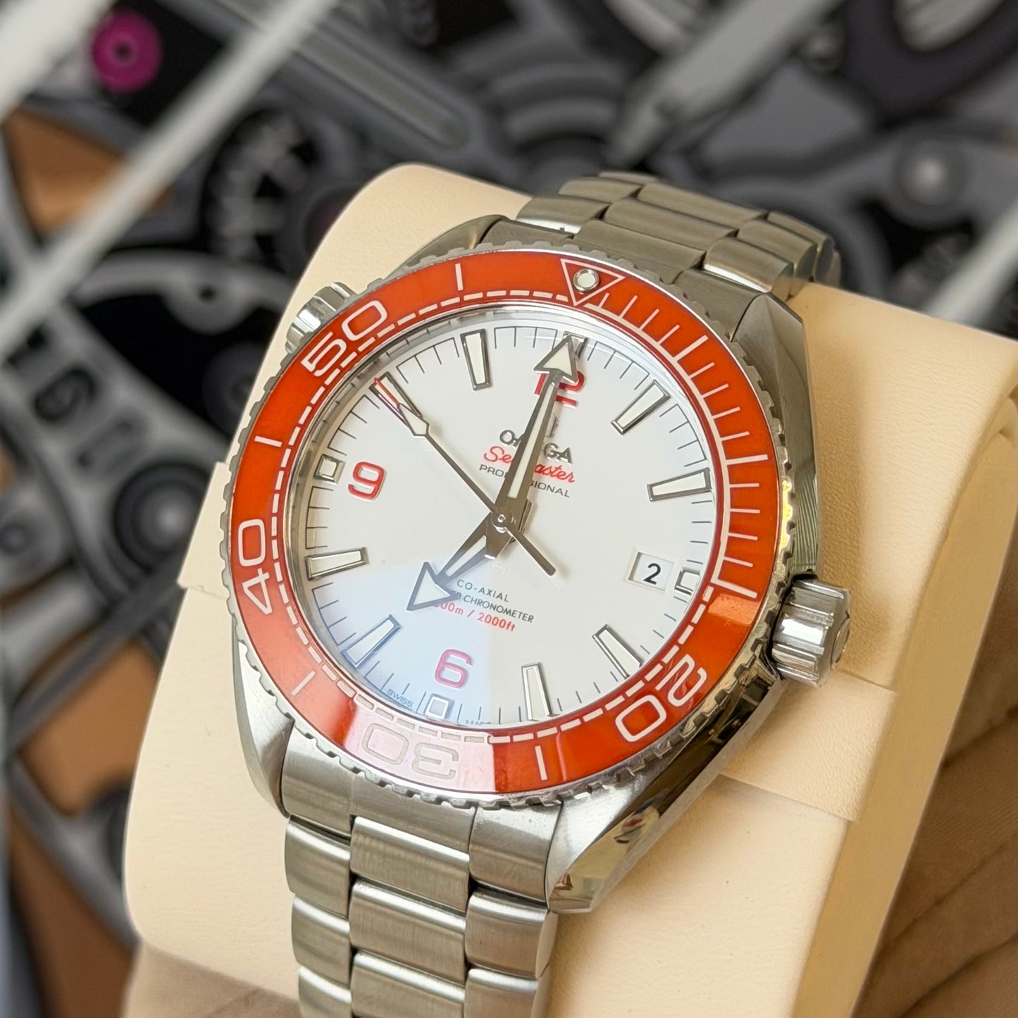 Omega Seamaster Planet Ocean Orange 215.30.44.21.04.001