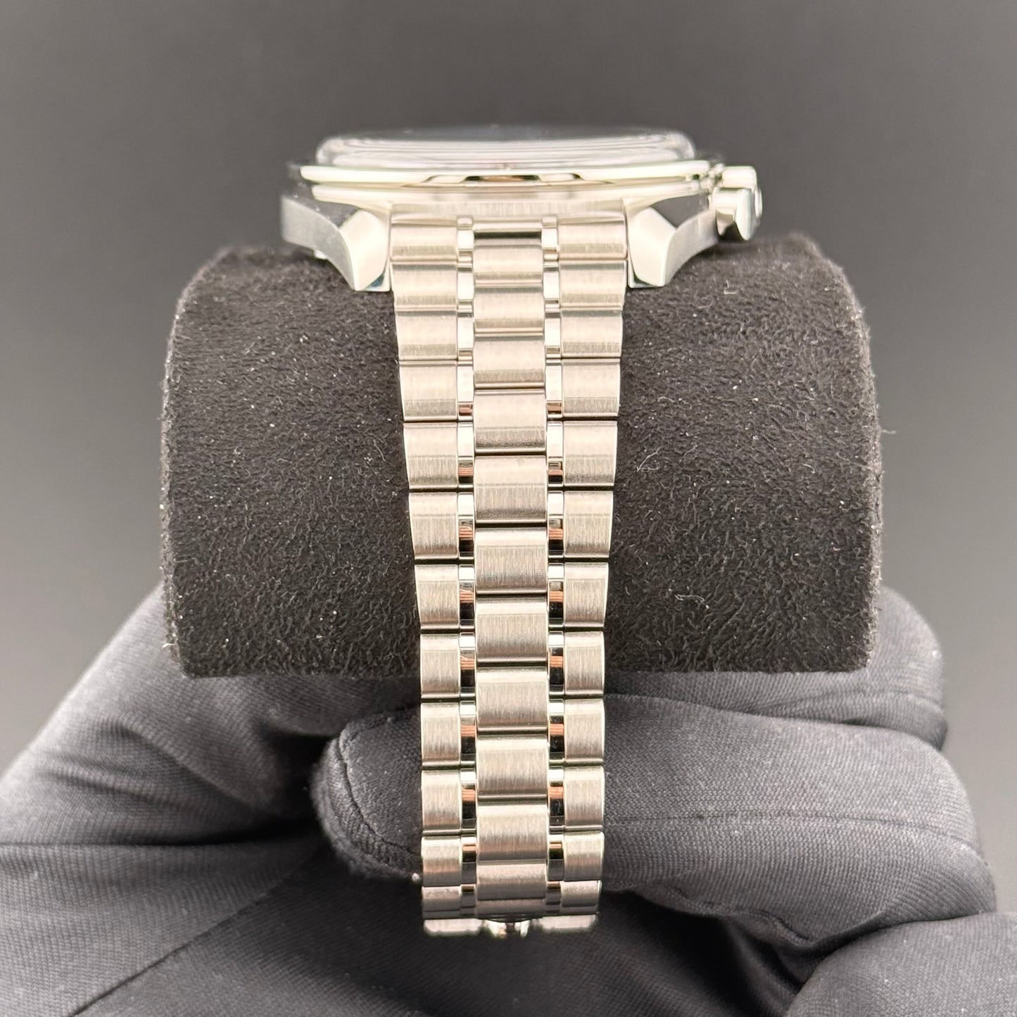 NEW Omega Speedmaster Moonwatch Sapphire White 310.30.42.50.04.001
