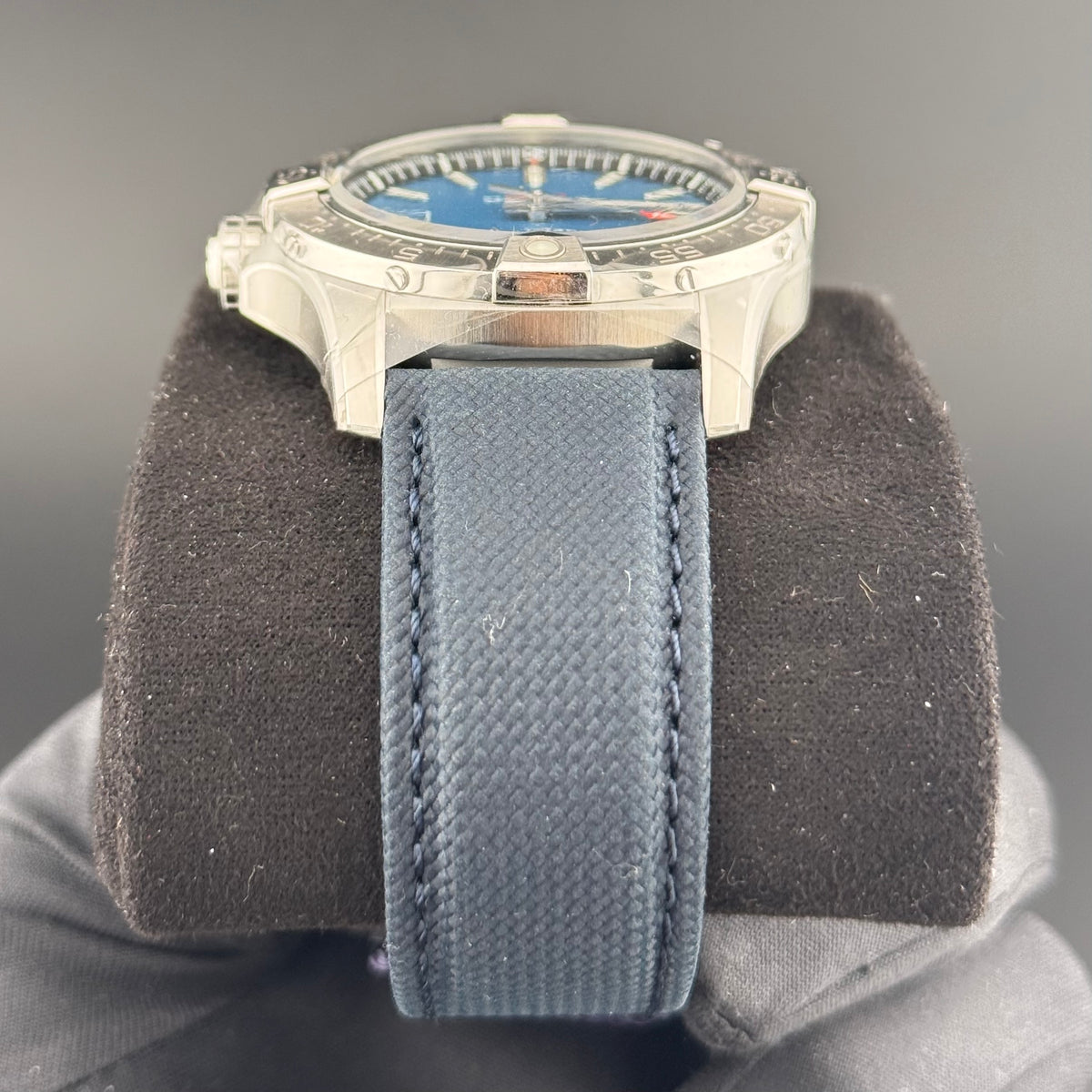 NEW Breitling Avenger Automatic 42mm A17328101C1X1