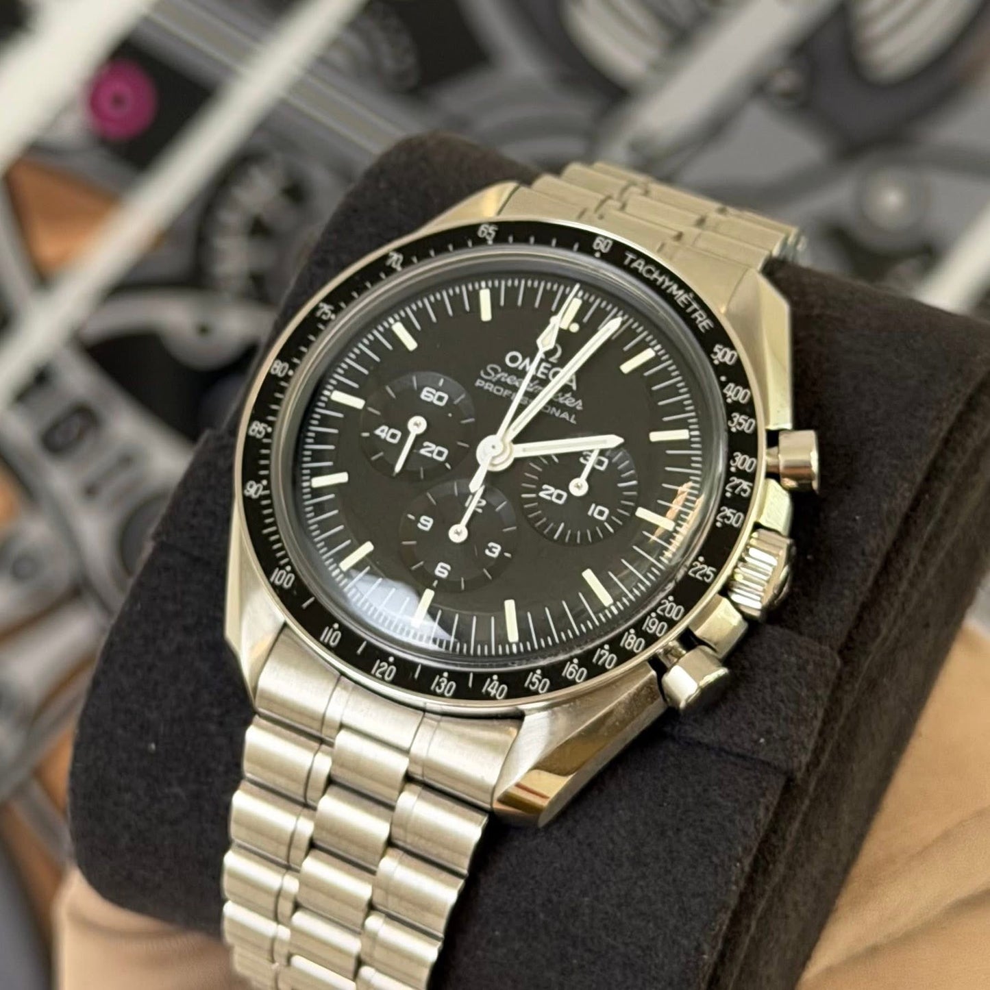 Omega Speedmaster Moonwatch Hesalite 310.30.42.50.01.001