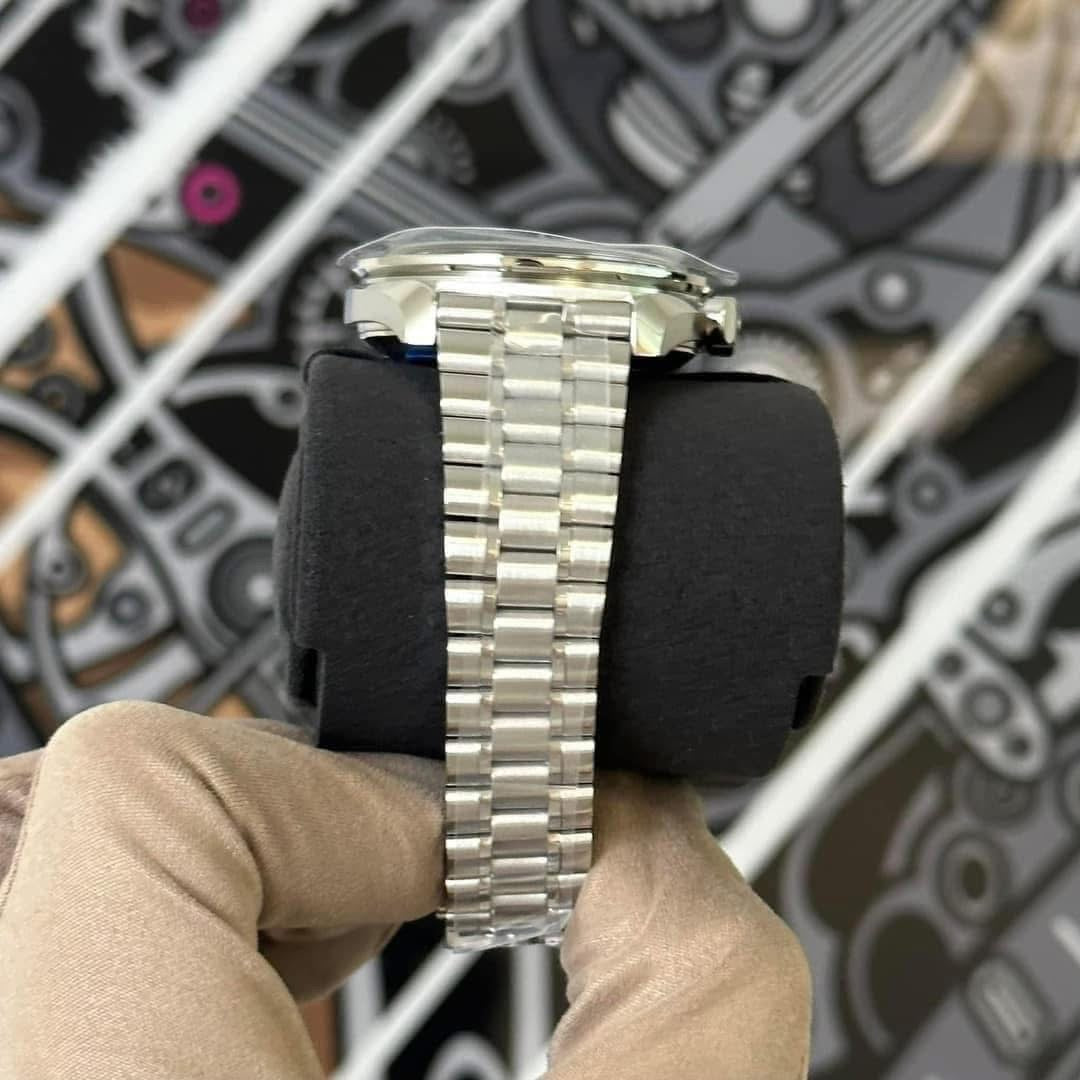 NEW Omega Moonwatch Hesalite 310.30.42.50.01.001