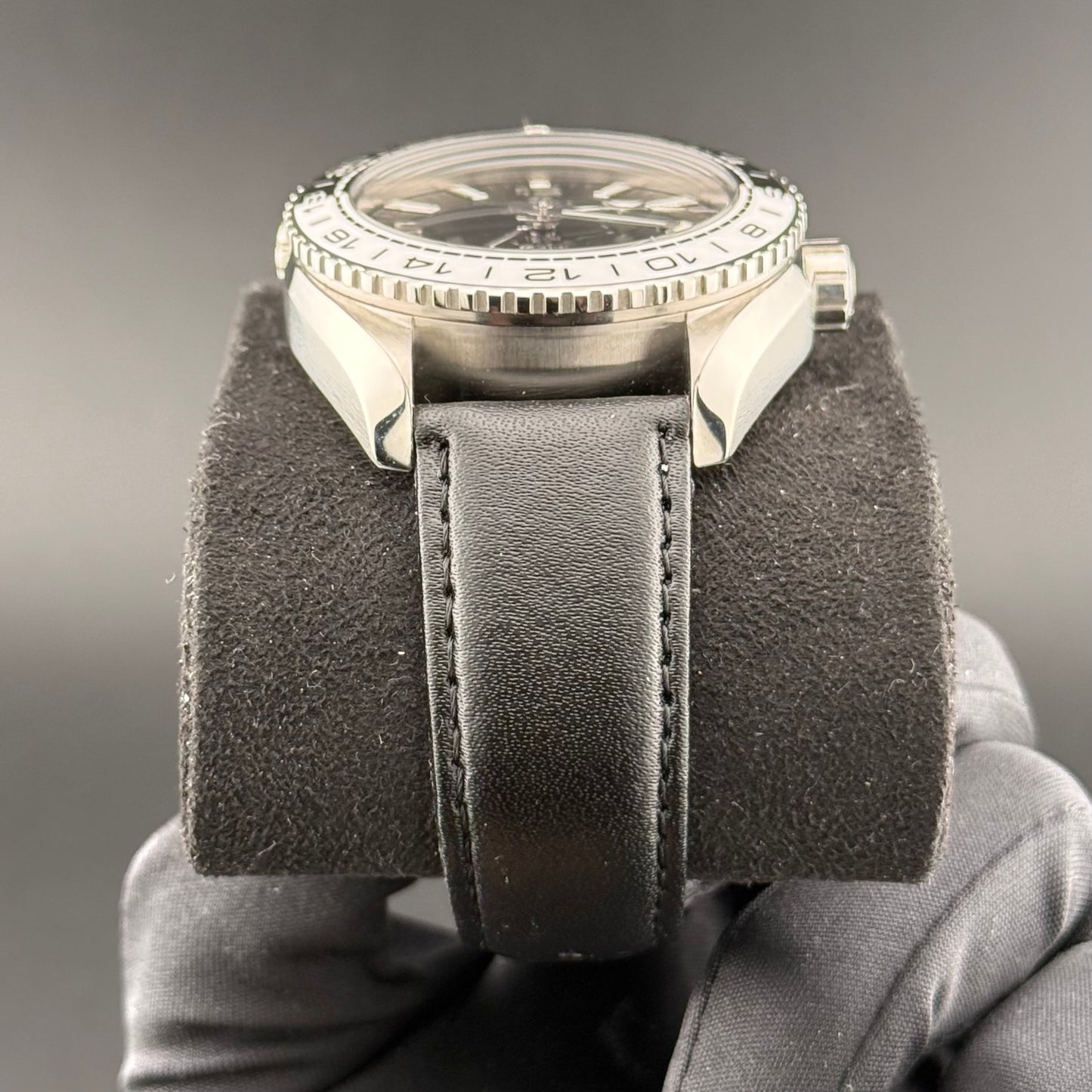 Omega Seamaster Planet Ocean GMT 215.33.44.22.01.001