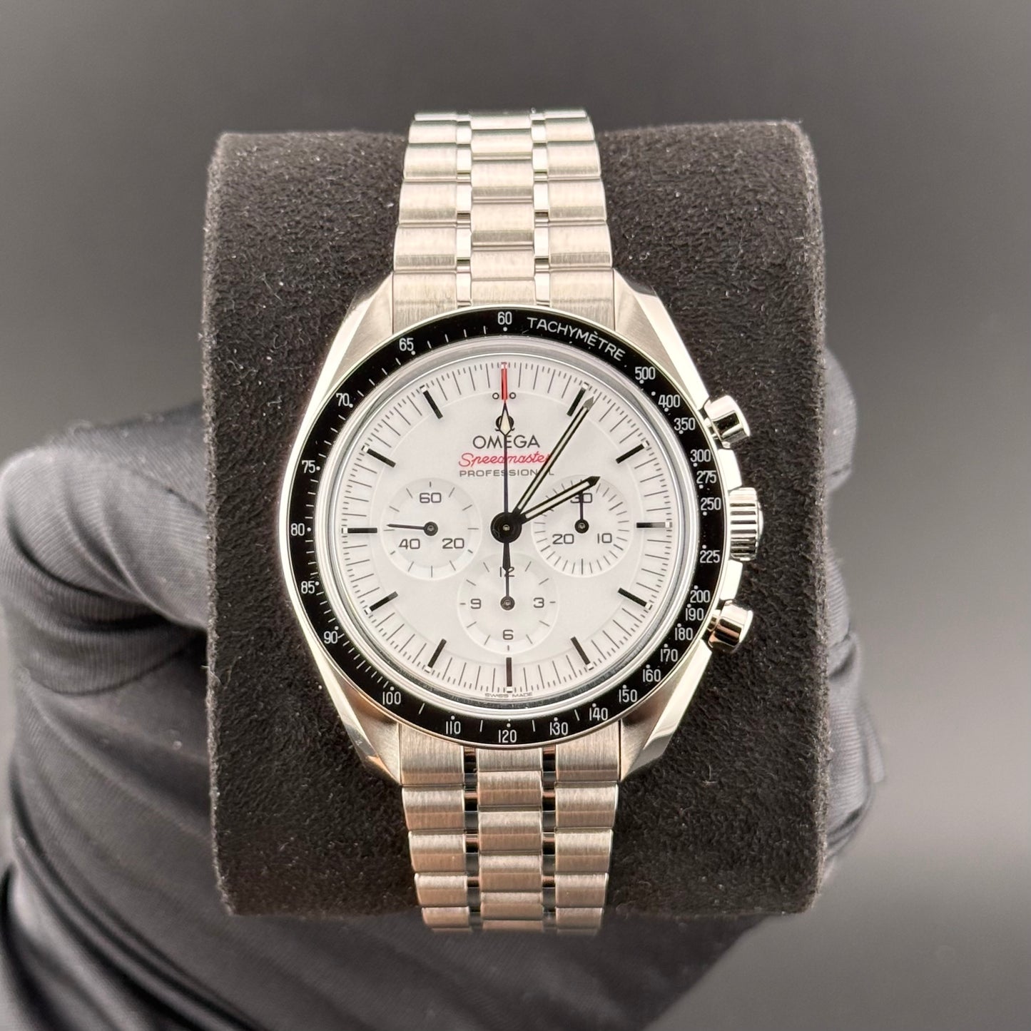 NEW Omega Speedmaster Moonwatch Sapphire White 310.30.42.50.04.001