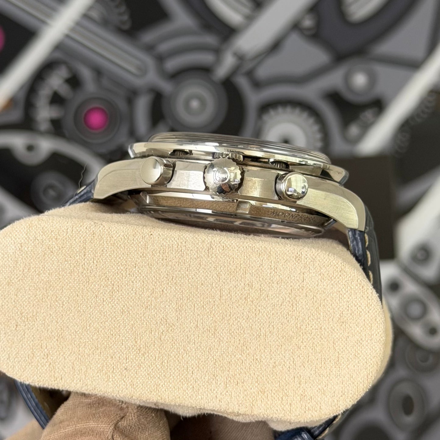 Omega Speedmaster Moonphase Chronograph 304.33.44.52.03.001
