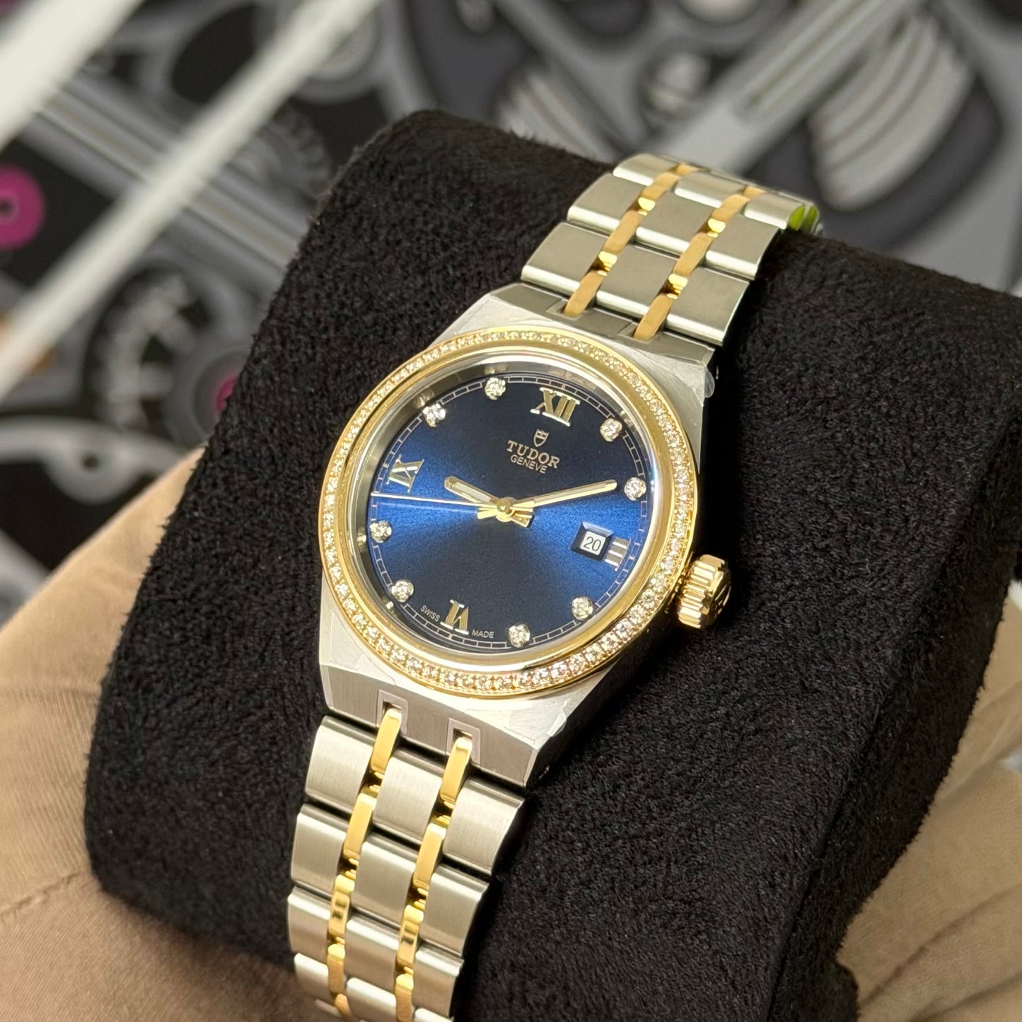 NEW Tudor Royal Date 28 28323