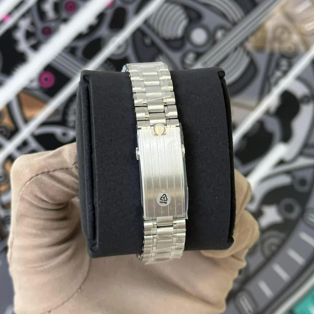 NEW Omega Moonwatch Hesalite 310.30.42.50.01.001