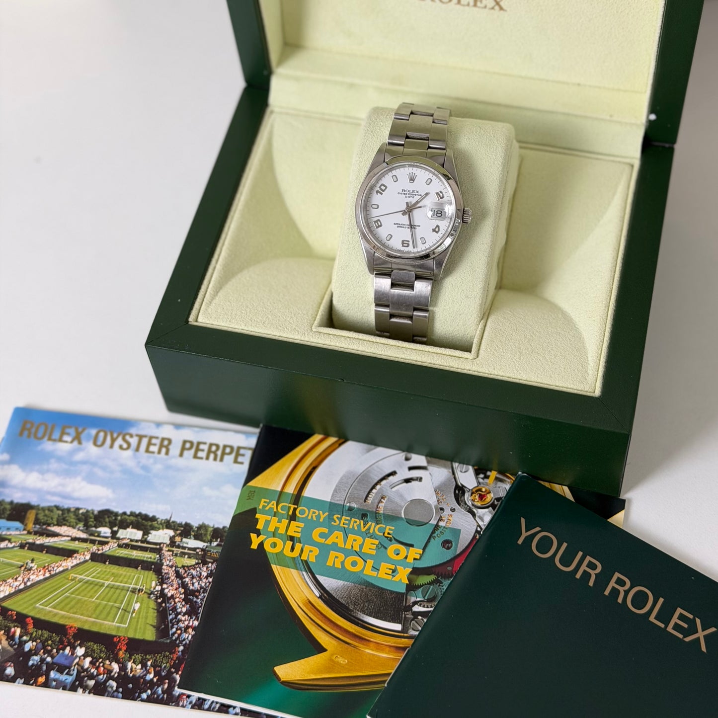 Rolex Oyster Perpetual Date 15200
