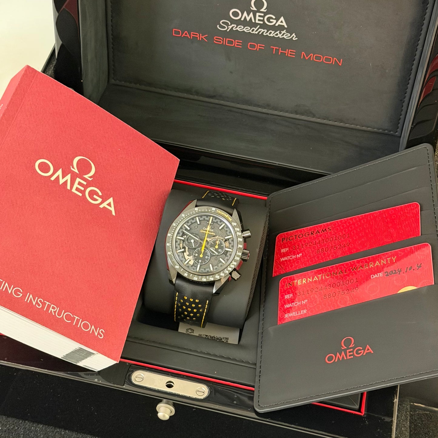 Omega Speedmaster Apollo 8 DSOM 311.92.44.30.01.001 (2024)