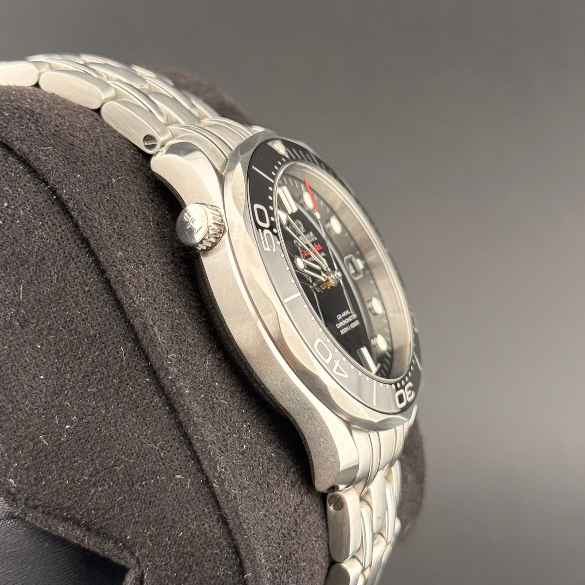 Omega Seamaster Diver 300m Black “No Wave”
Ref. 212.30.41.20.01.003