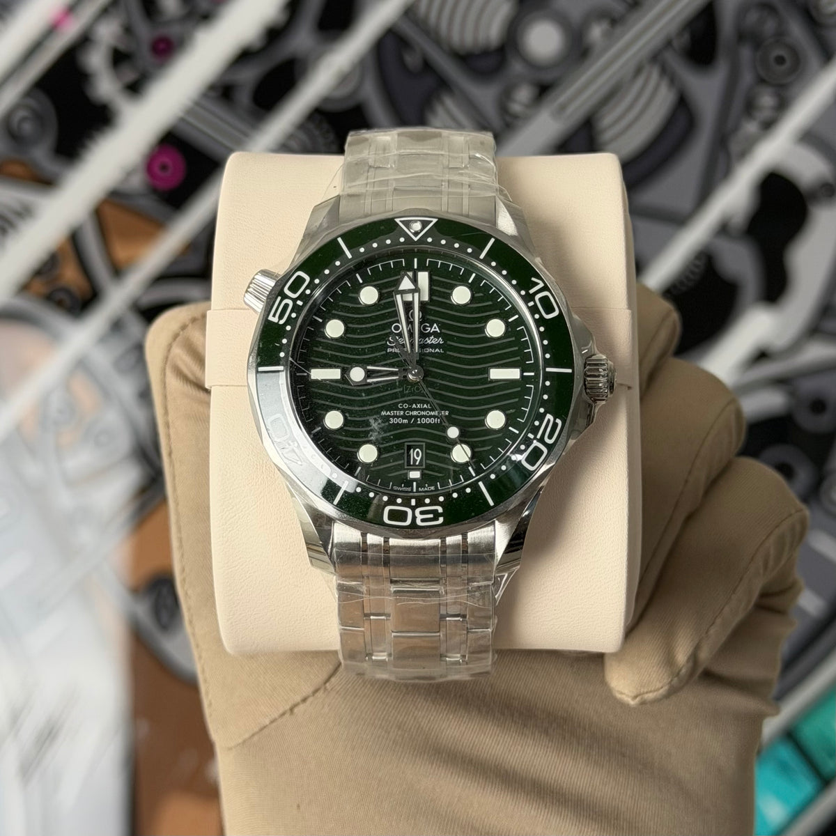 NEW Omega Seamaster Green 210.30.42.20.10.001