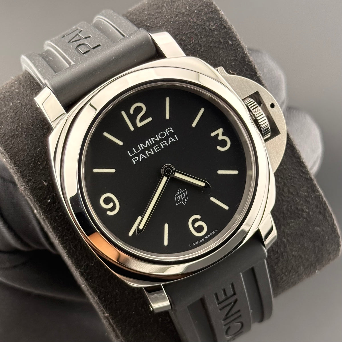 NEW Panerai Luminor Base Logo 44mm PAM01086