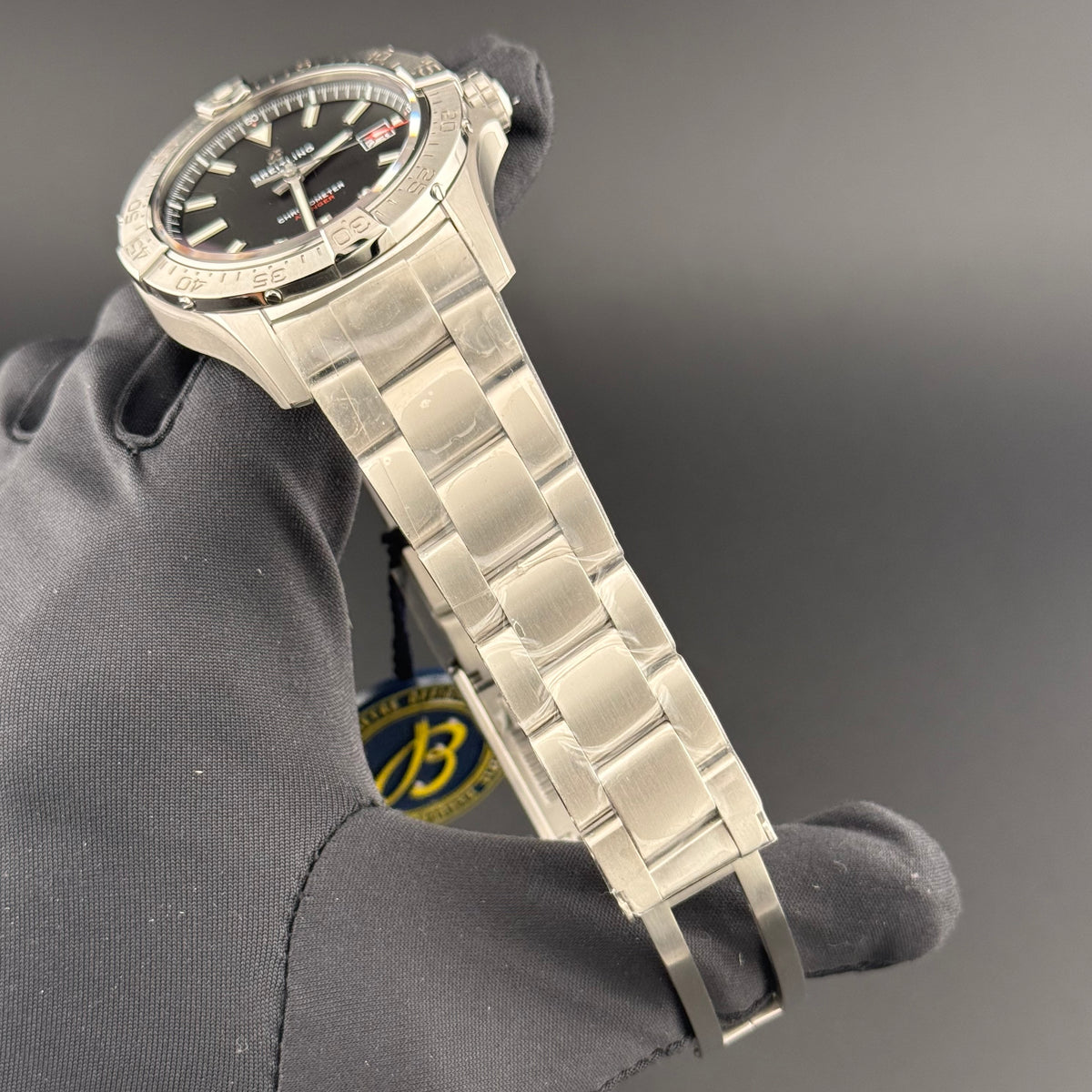NEW Breitling Avenger Automatic 42mm A17328101B1A1