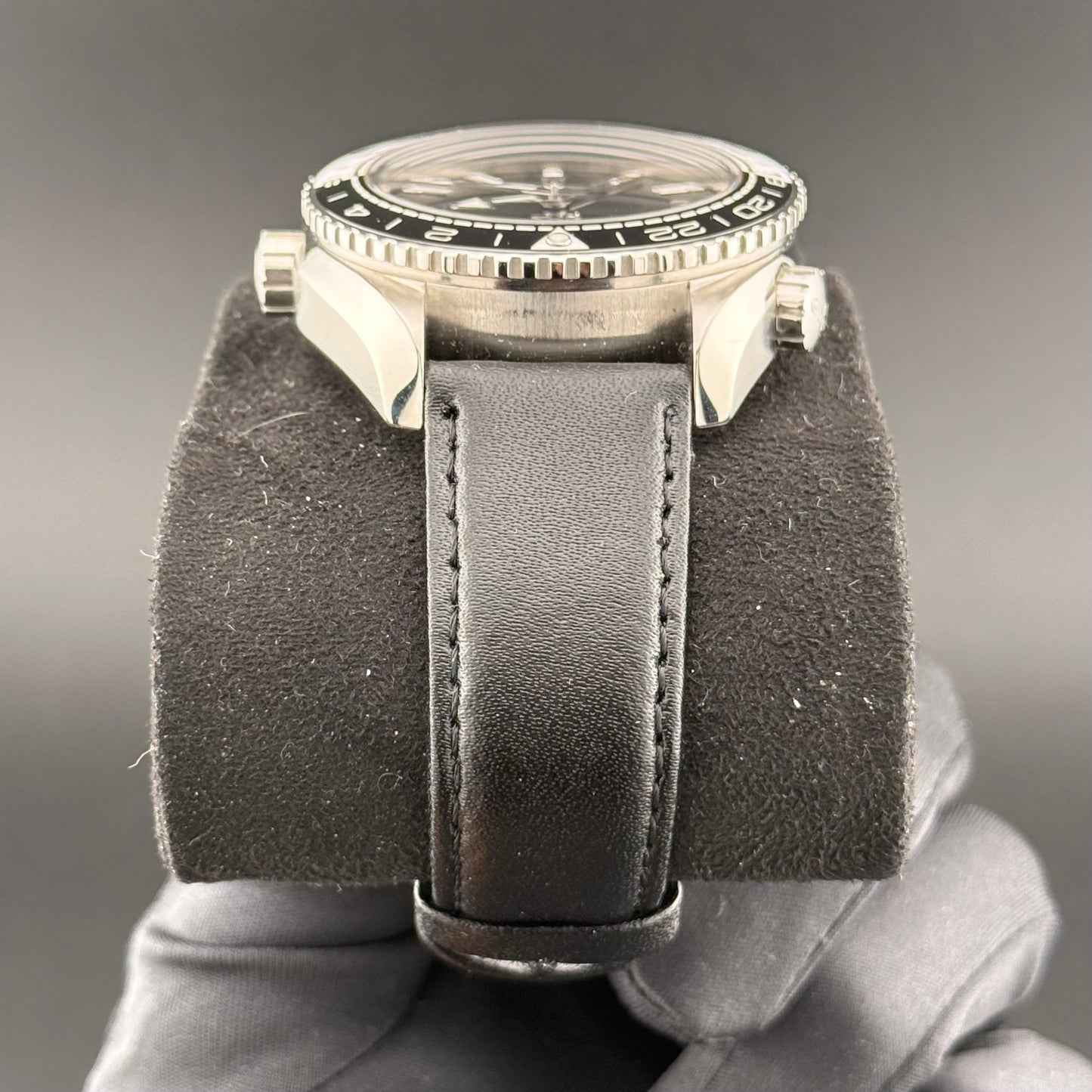 Omega Seamaster Planet Ocean GMT 215.33.44.22.01.001