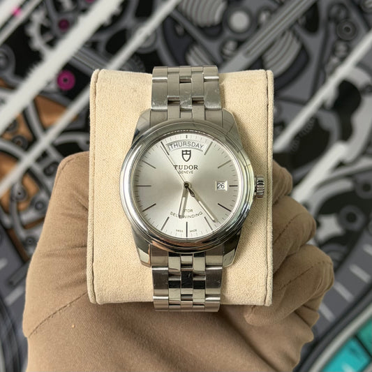 Tudor Glamour Date Day 56000