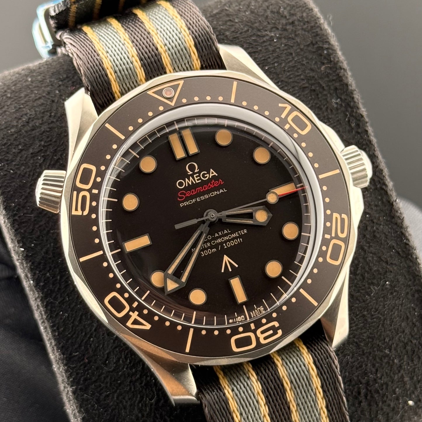 NEW Omega Seamaster 007 No Time To Die NATO 210.92.42.20.01.001