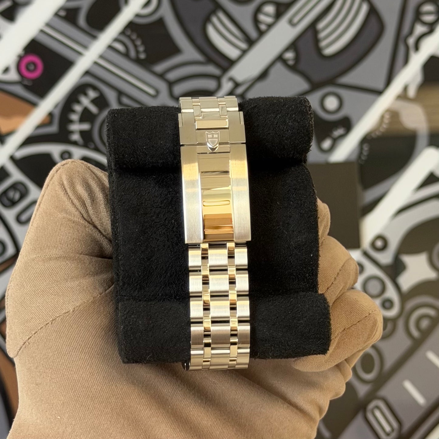 NEW Tudor Royal Salmon 2836C1A0