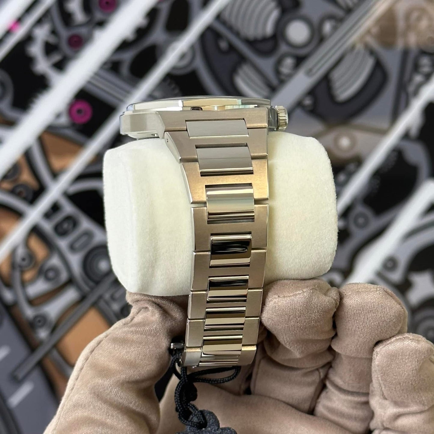 NEW Girard-Perregaux Laureato 81010-11-131-11A