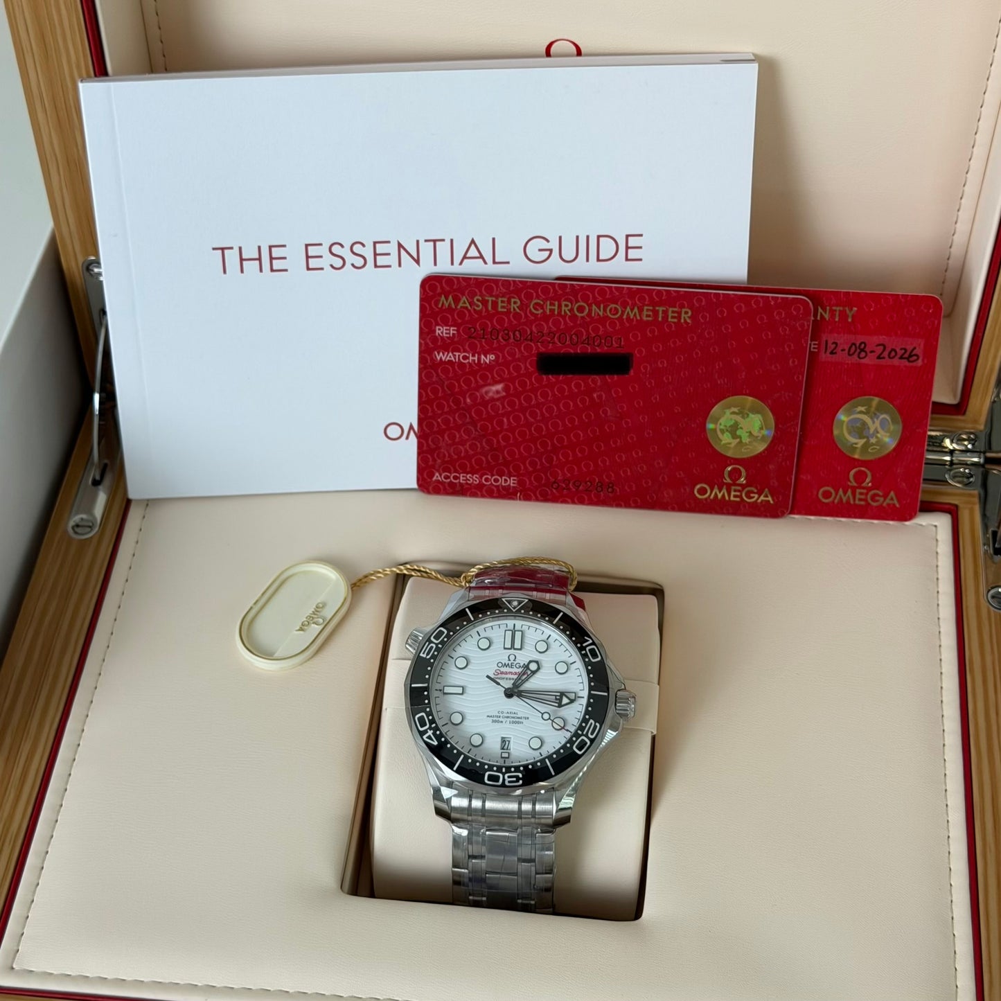 NEW Omega Seamaster Diver 300m White 210.30.42.20.04.001