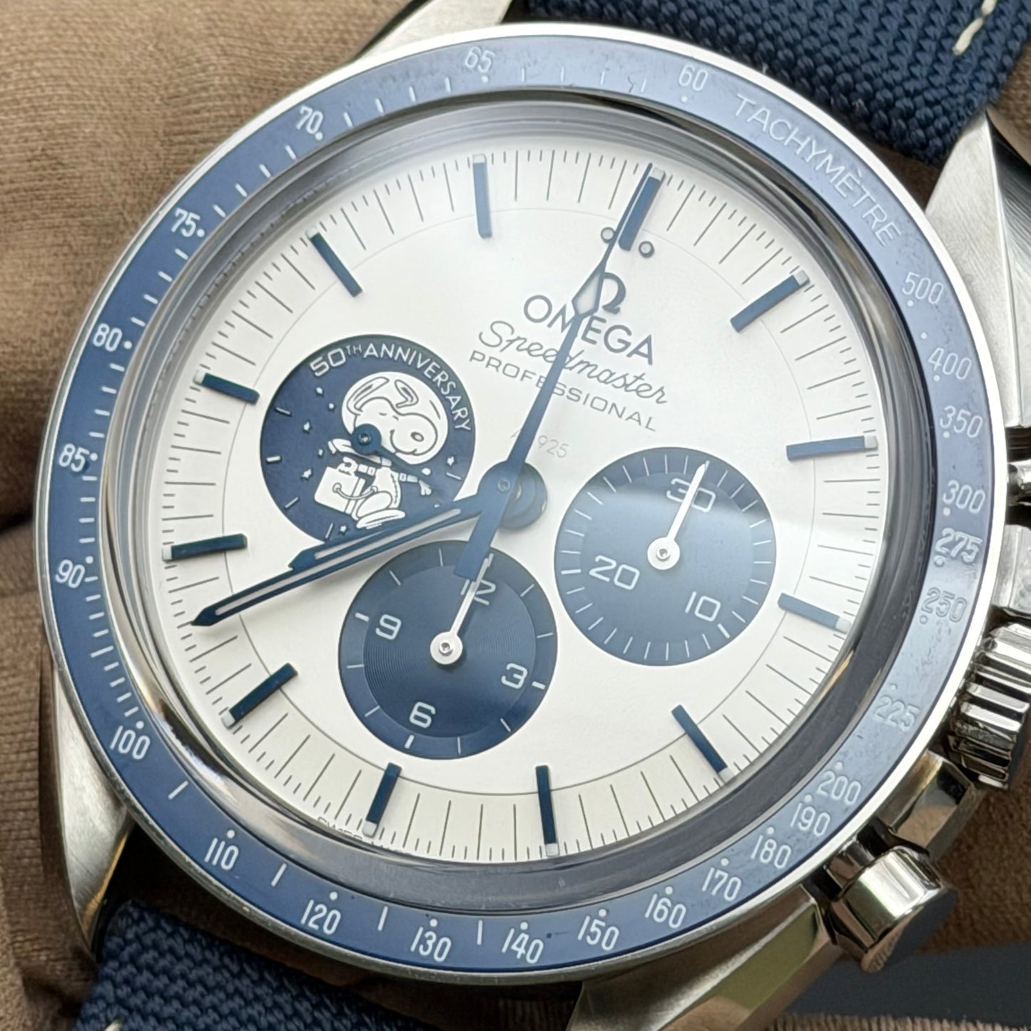 NEW Omega Speedmaster 50th Anniversary Snoopy 310.32.42.50.02.001