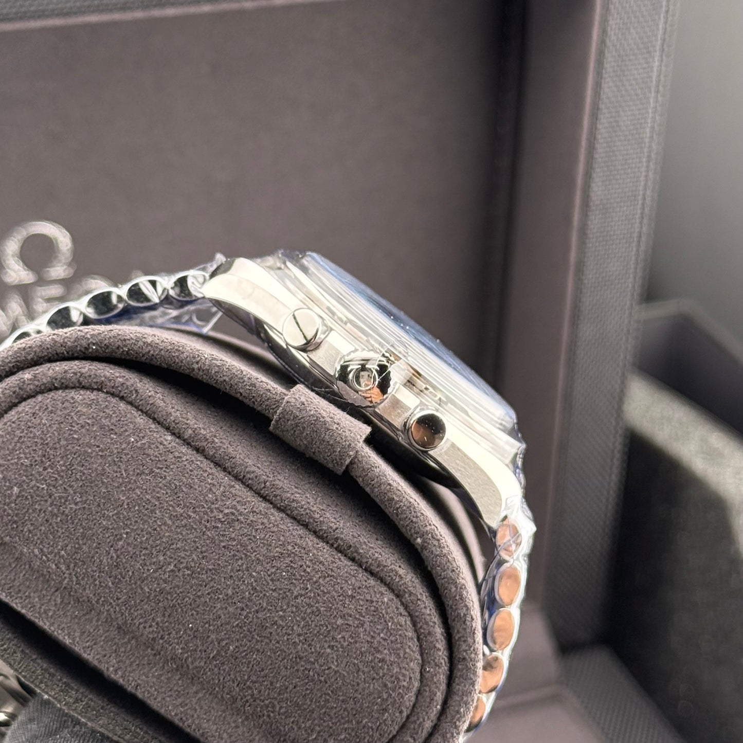NEW Omega Moonwatch Speedmaster Sapphire 310.30.42.50.01.002