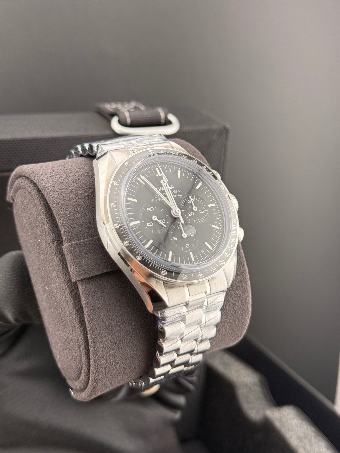 NEW Omega Moonwatch Speedmaster Sapphire 310.30.42.50.01.002