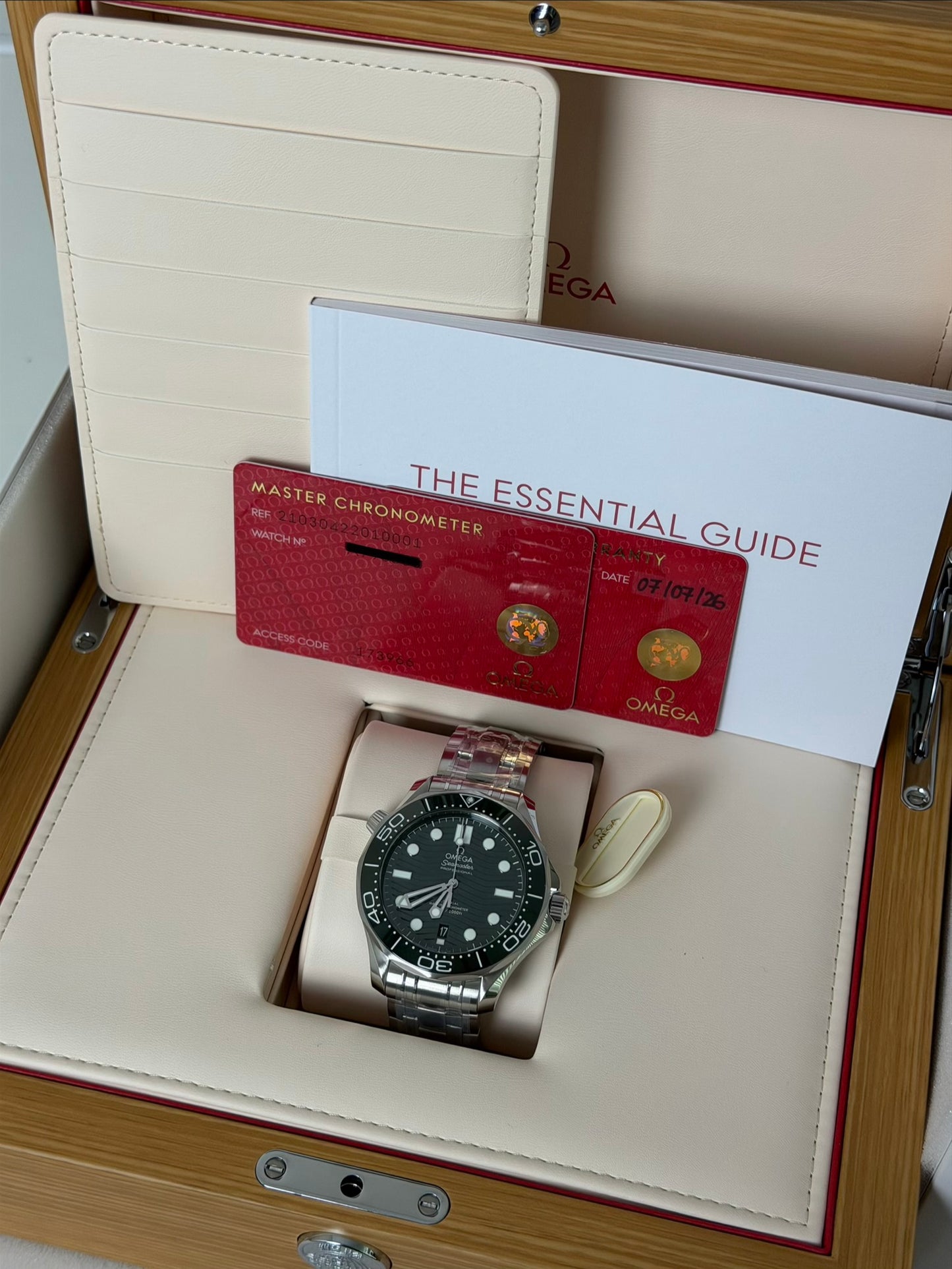 NEW Omega Seamaster Green Dial Seaweed 210.30.42.20.10.001