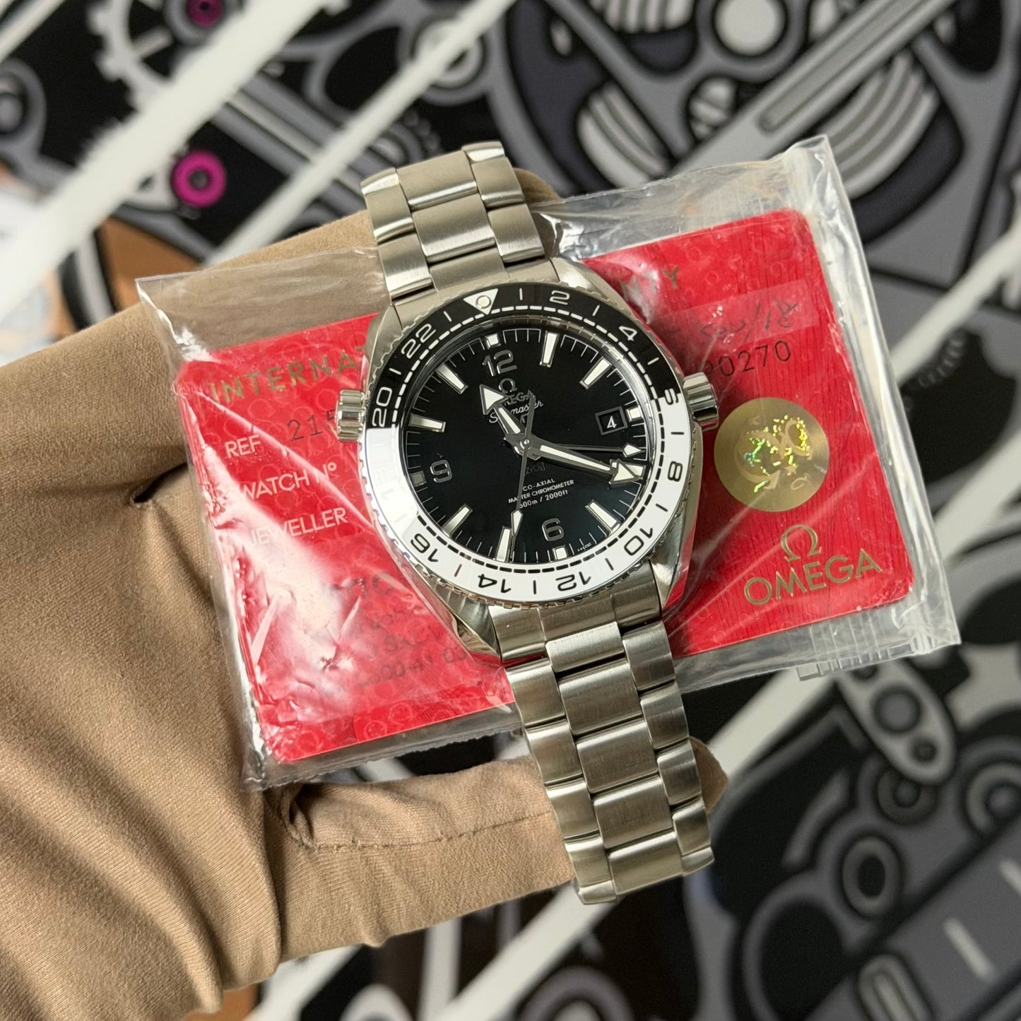 Omega Seamaster GMT Oreo 215.30.44.22.01.001