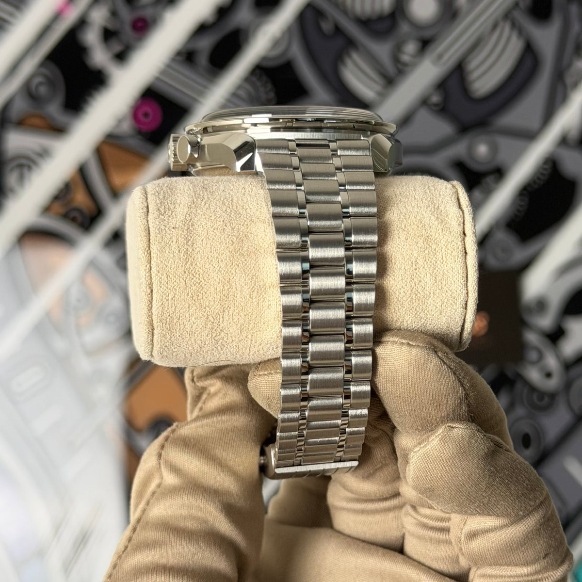 NEW Omega Moonwatch Reverse Panda Speedmaster 310.30.42.50.01.004