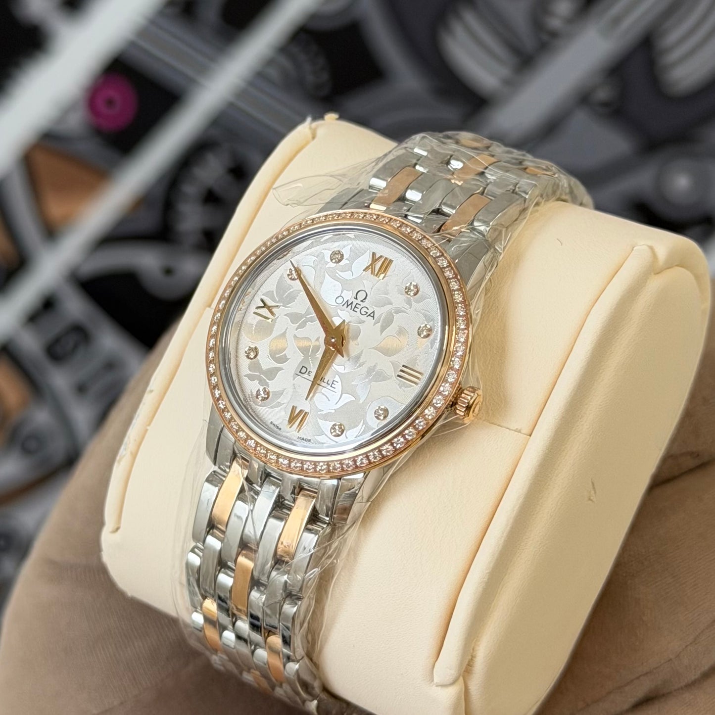 NEW Omega De Ville Prestige Butterfly Red Gold 424.25.27.60.52.001