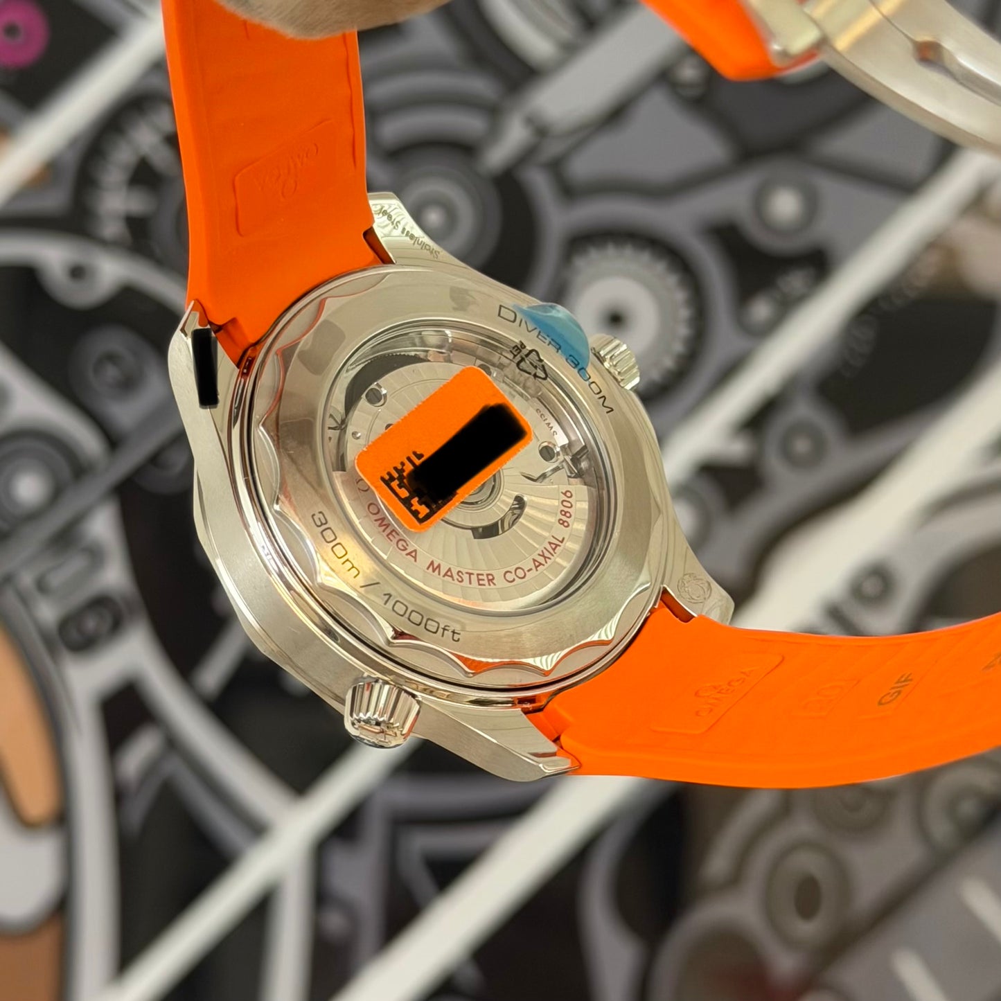 NEW Omega SeaMaster Diver Orange Rubber 210.32.42.20.01.006