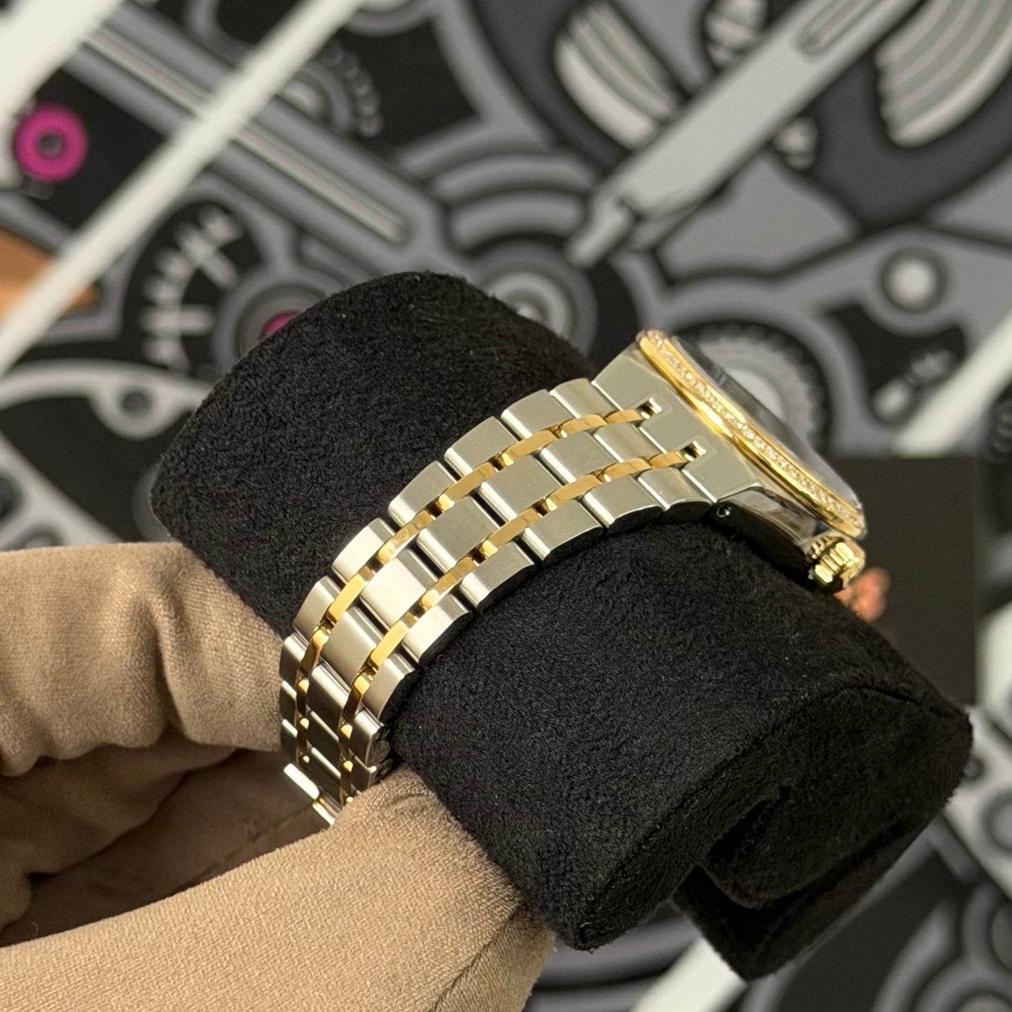 NEW Tudor Royal Date 28 28323