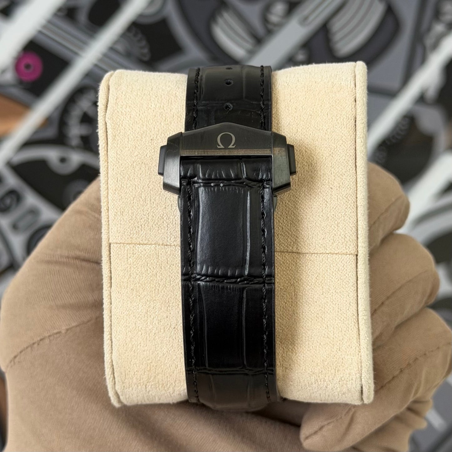 Omega Speedmaster DSOM Sedna Black 311.63.44.51.06.001