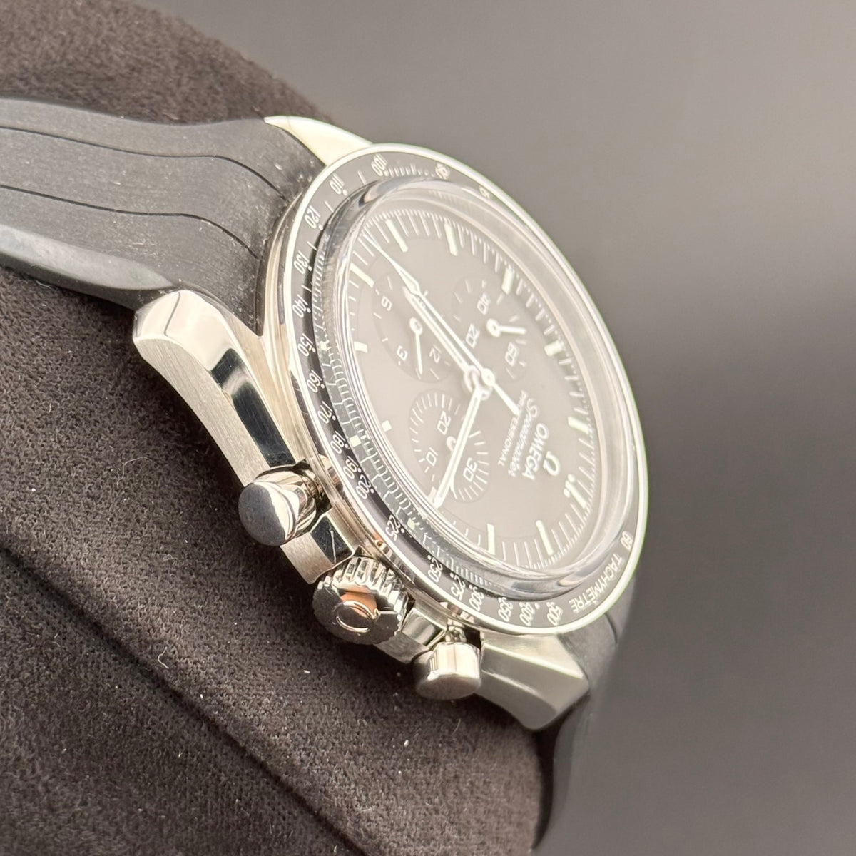 Omega Speedmaster Professional Moonwatch Sapphire Sandwich 310.30.42.50.01.002