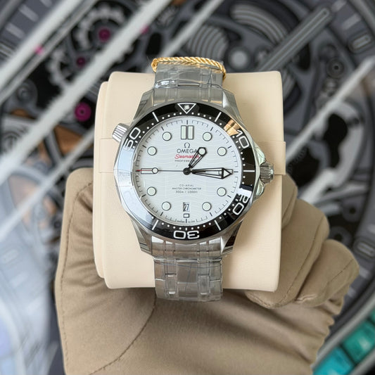 NEW Omega Seamaster Diver 300m White 210.30.42.20.04.001