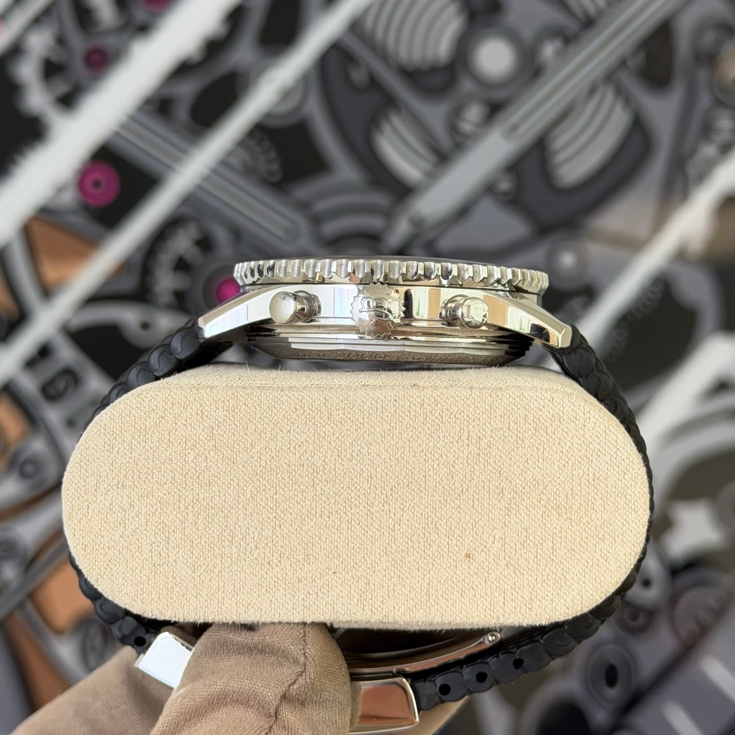 Breitling Navitimer 01 Limited Edition (1195/2000) AB0123