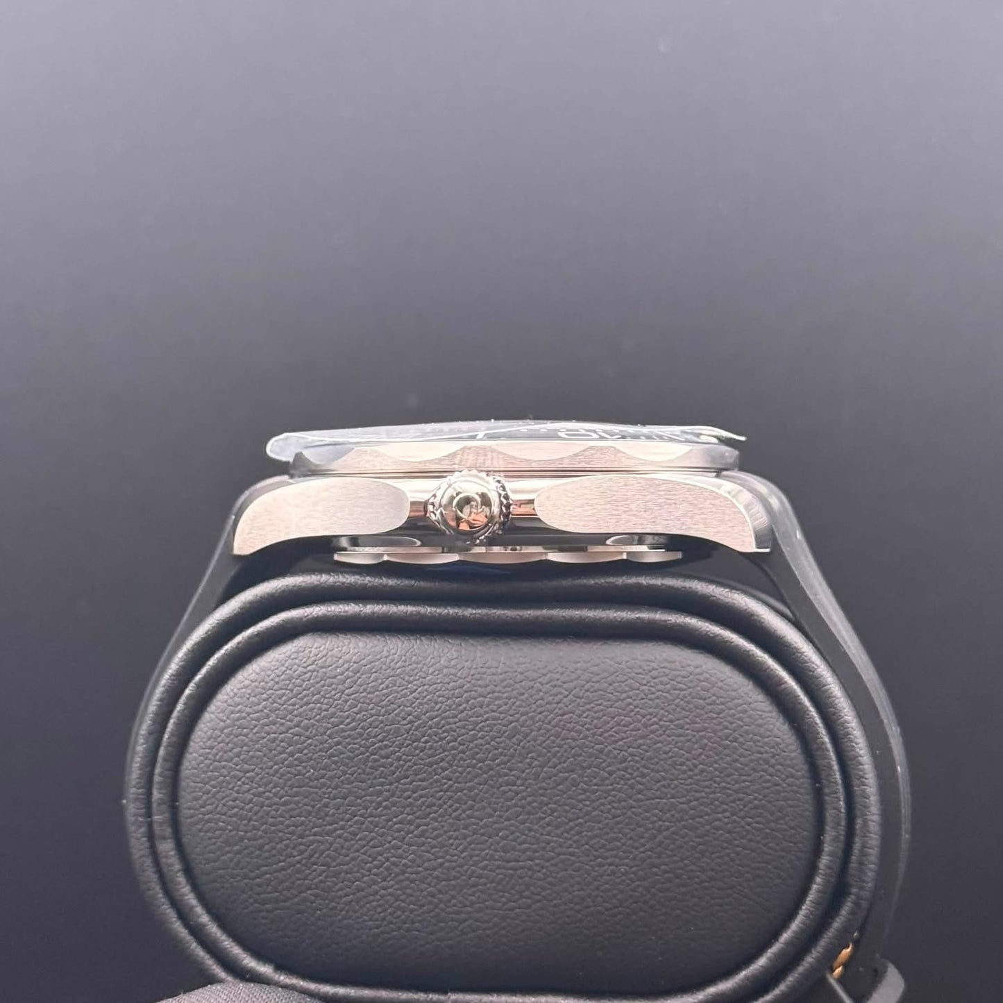 NEW Omega Seamaster Diver 300m White Dial Black Rubber 210.32.42.20.04.001