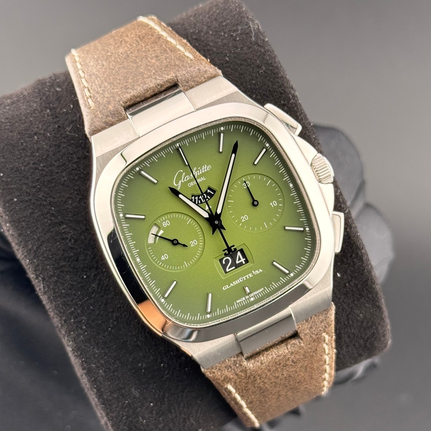 Glashutte Original Seventies Chronograph Panorama Date 1-37-02-09-02-62