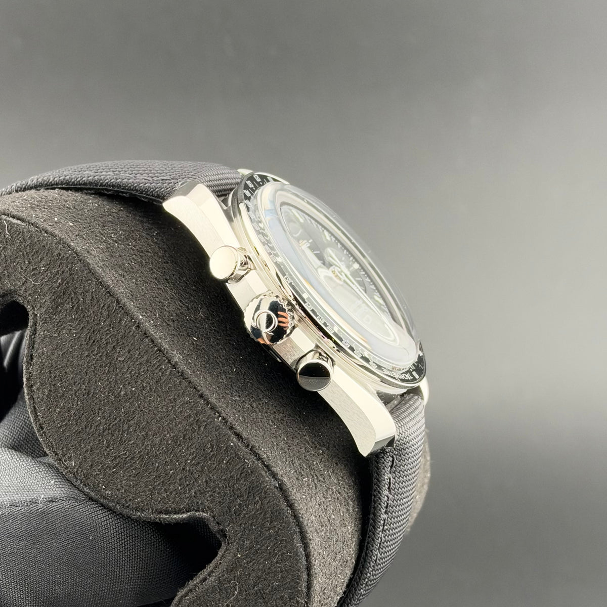 NEW Omega Speedmaster Professional Moonwatch 310.32.42.50.01.001